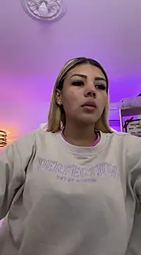 Snapshot of SALOOMEE__ chatting on March 2025 11:01:02 AM SALOOMEE online show from March 2025 11:01:02 AM