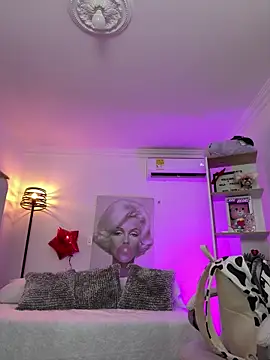 Snapshot of SALOOMEE__ chatting on March 2025 11:00:01 AM SALOOMEE online show from March 2025 11:00:01 AM