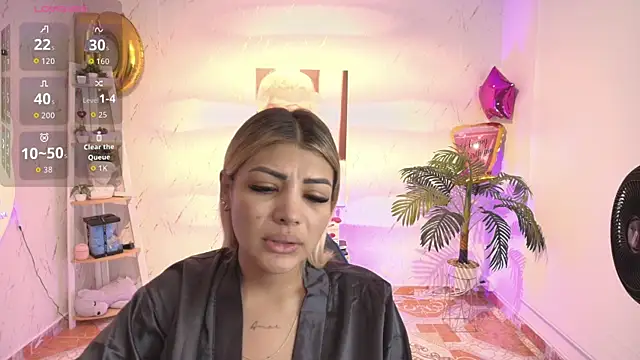 Snapshot of SALOOMEE__ chatting on September 2025 10:48:01 AM SALOOMEE online show from September 2025 10:48:01 AM