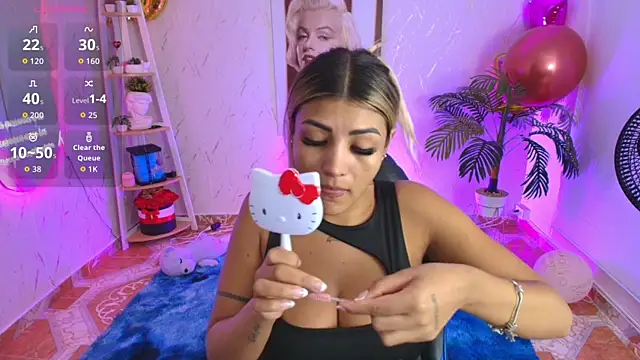 Snapshot of SALOOMEE__ chatting on October 2025 11:20:02 AM SALOOMEE online show from October 2025 11:20:02 AM