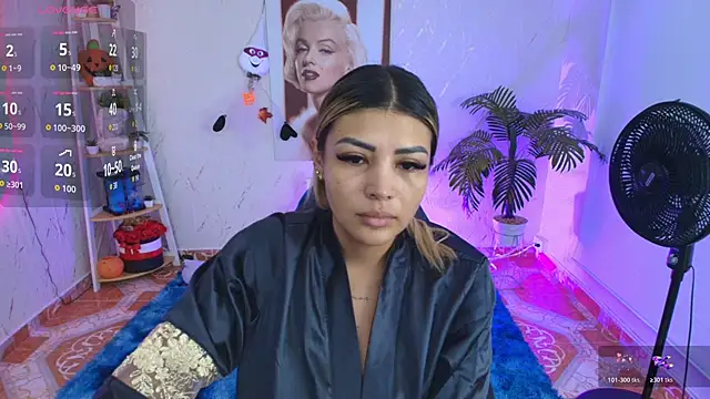 Snapshot of SALOOMEE__ chatting on November 2025 09:30:02 AM SALOOMEE online show from November 2025 09:30:02 AM