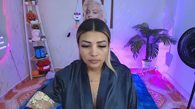 Snapshot of SALOOMEE__ chatting on November 2025 11:25:02 AM SALOOMEE online show from November 2025 11:25:02 AM