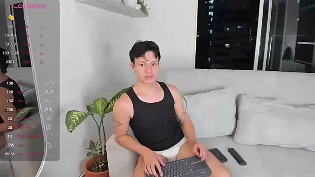 Snapshot of Alexxblue chatting on December 2024 12:19:01 AM Alexxblue online show from December 2024 12:19:01 AM