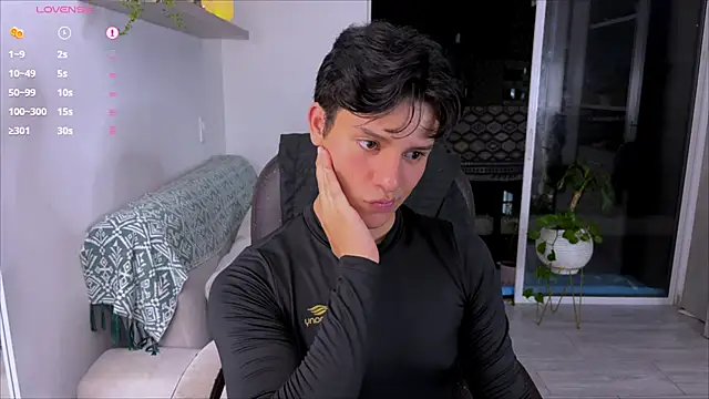 Snapshot of Alexxblue chatting on March 2025 01:48:02 AM Alexxblue online show from March 2025 01:48:02 AM