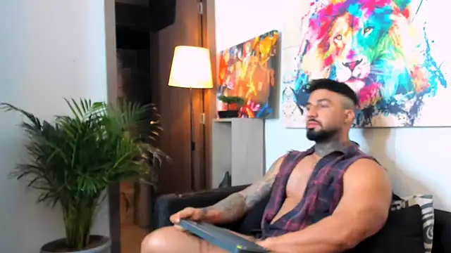 Snapshot of naugthy_dominant chatting on December 2025 09:03:01 AM naugthy dominant online show from December 2025 09:03:01 AM