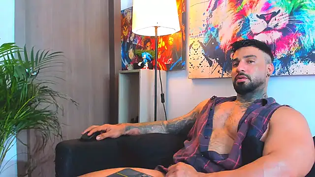 Snapshot of naugthy_dominant chatting on December 2025 05:08:02 PM naugthy dominant online show from December 2025 05:08:02 PM