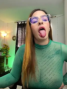 Alessandra Schmoll online show from December 2025 01:42:01 PM