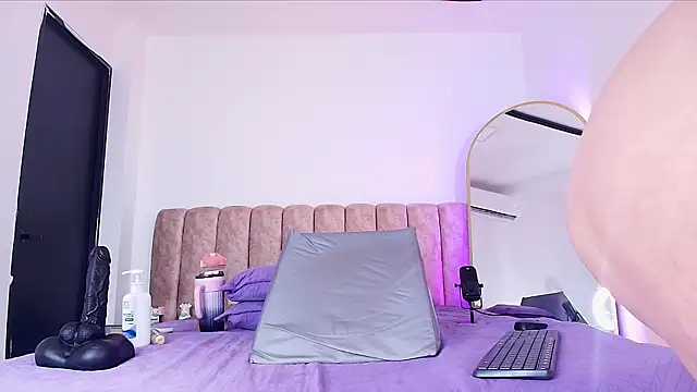 diane di online show from February 2026 07:10:01 PM