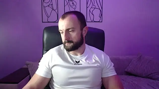 brindlefly6969 online show from October 2025 11:00:02 AM