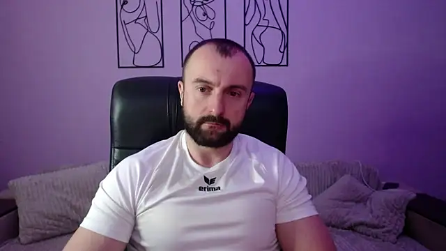 brindlefly6969 online show from April 2026 10:48:01 AM