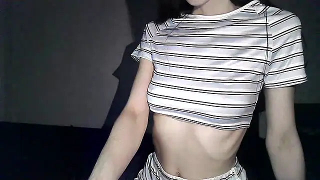 Snapshot of ElizaSwon chatting on November 2025 07:54:01 PM ElizaSwon online show from November 2025 07:54:01 PM