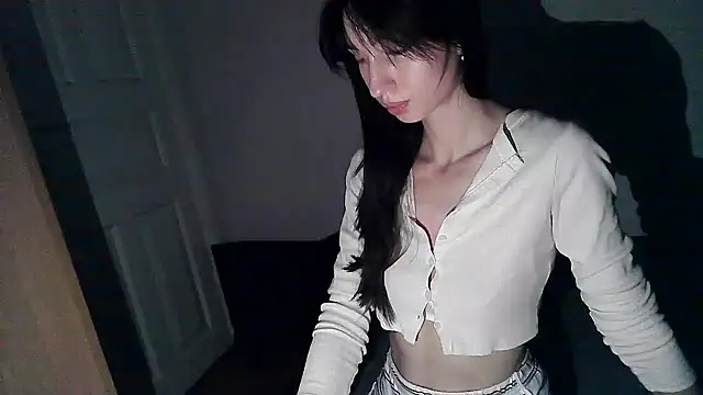Snapshot of ElizaSwon chatting on November 2025 05:12:02 PM ElizaSwon online show from November 2025 05:12:02 PM