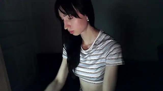 Snapshot of ElizaSwon chatting on December 2025 04:02:02 PM ElizaSwon online show from December 2025 04:02:02 PM