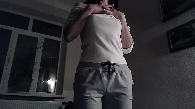 Snapshot of ElizaSwon chatting on January 2026 07:11:01 PM ElizaSwon online show from January 2026 07:11:01 PM