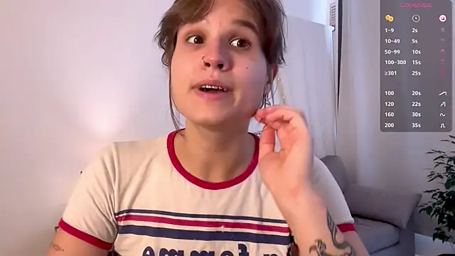 Snapshot of Your_Hand_In_mine chatting on March 2026 07:09:02 PM Your Hand In mine online show from March 2026 07:09:02 PM