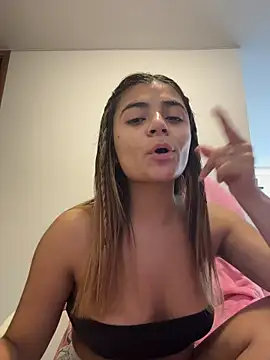 Snapshot of pamell_col chatting on March 2026 04:33:01 PM pamell col online show from March 2026 04:33:01 PM