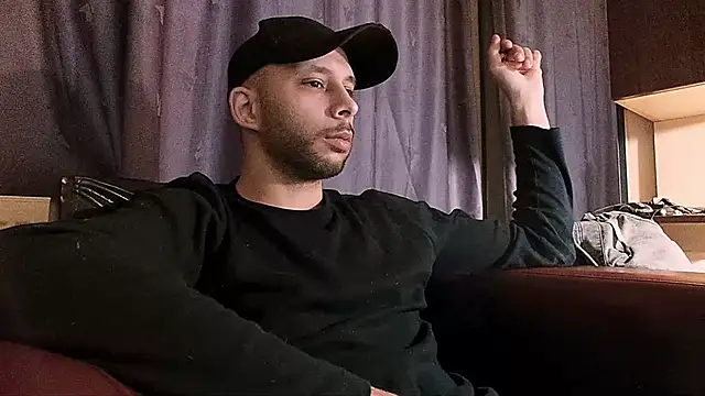 Snapshot of henryaxe chatting on December 2024 01:56:02 PM henryaxe online show from December 2024 01:56:02 PM