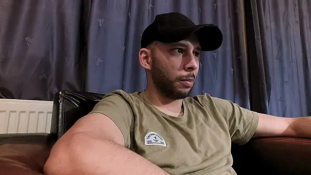 Snapshot of henryaxe chatting on December 2024 01:17:02 PM henryaxe online show from December 2024 01:17:02 PM