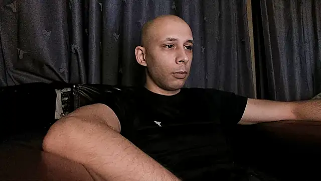 Snapshot of henryaxe chatting on January 2025 04:42:01 AM henryaxe online show from January 2025 04:42:01 AM