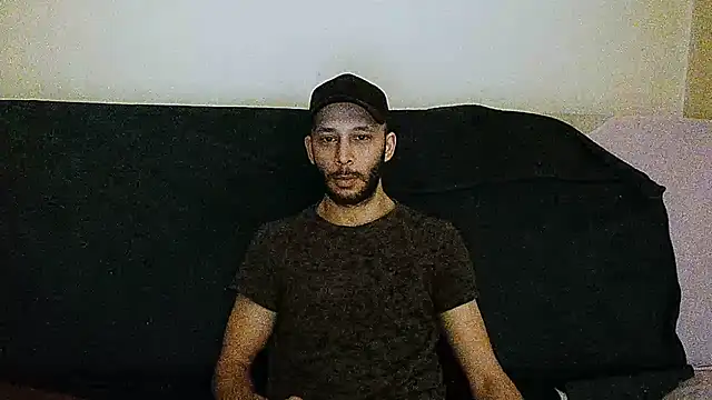 Snapshot of henryaxe chatting on February 2025 11:50:01 PM henryaxe online show from February 2025 11:50:01 PM