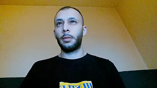 Snapshot of henryaxe chatting on February 2025 11:09:01 PM henryaxe online show from February 2025 11:09:01 PM