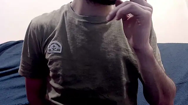 Snapshot of henryaxe chatting on March 2025 02:18:01 PM henryaxe online show from March 2025 02:18:01 PM