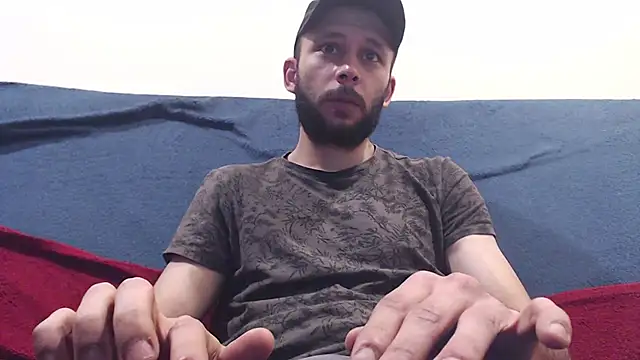 Snapshot of henryaxe chatting on March 2025 08:10:02 AM henryaxe online show from March 2025 08:10:02 AM