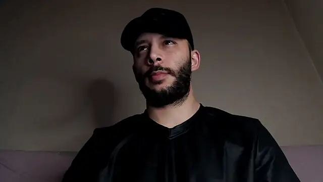 Snapshot of henryaxe chatting on September 2025 01:51:02 AM henryaxe online show from September 2025 01:51:02 AM