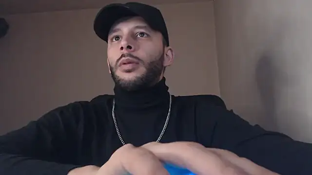 Snapshot of henryaxe chatting on September 2025 11:19:02 PM henryaxe online show from September 2025 11:19:02 PM