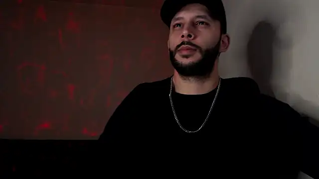 Snapshot of henryaxe chatting on October 2025 06:48:01 PM henryaxe online show from October 2025 06:48:01 PM