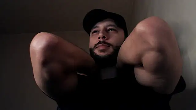 Snapshot of henryaxe chatting on October 2025 12:08:02 AM henryaxe online show from October 2025 12:08:02 AM