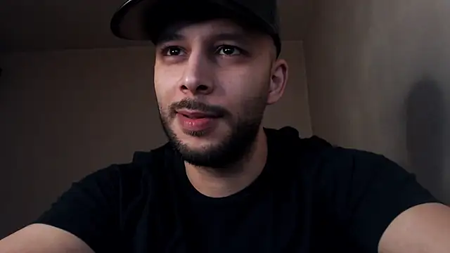 Snapshot of henryaxe chatting on November 2025 10:53:02 PM henryaxe online show from November 2025 10:53:02 PM