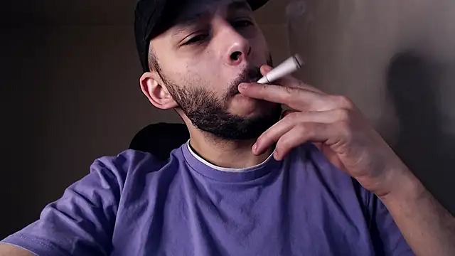 Snapshot of henryaxe chatting on November 2025 09:31:01 AM henryaxe online show from November 2025 09:31:01 AM