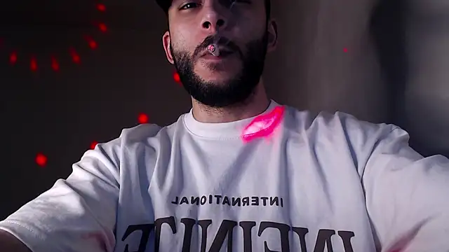 Snapshot of henryaxe chatting on November 2025 10:55:02 PM henryaxe online show from November 2025 10:55:02 PM