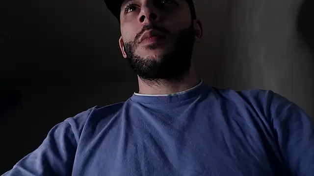 Snapshot of henryaxe chatting on December 2025 06:34:01 PM henryaxe online show from December 2025 06:34:01 PM