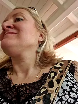 Snapshot of lady_charlyne chatting on January 2025 03:18:02 PM lady charlyne online show from January 2025 03:18:02 PM