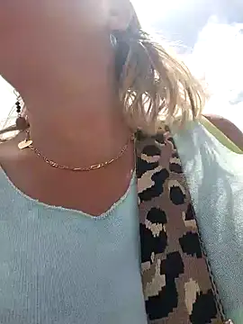 Snapshot of lady_charlyne chatting on February 2025 04:44:01 PM lady charlyne online show from February 2025 04:44:01 PM