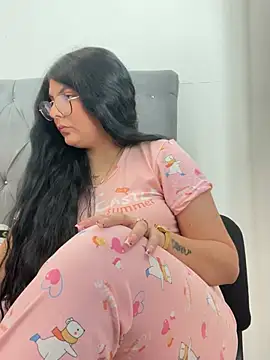 Snapshot of bella_isabela chatting on February 2025 09:01:02 PM bella isabela online show from February 2025 09:01:02 PM