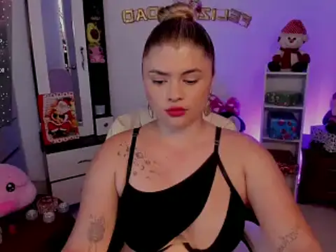 chloejones   online show from December 2024 09:43:02 PM