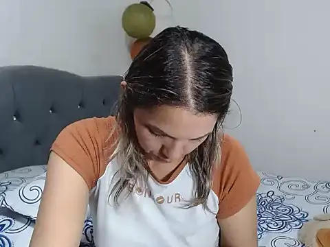 Snapshot of Chantal_hott chatting on December 2024 01:34:02 AM Chantal hott online show from December 2024 01:34:02 AM