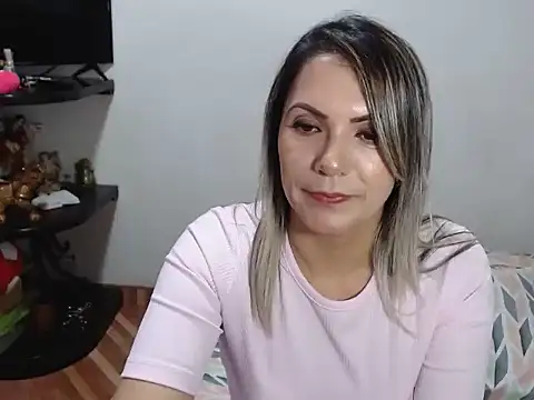 Snapshot of Chantal_hott chatting on February 2025 07:50:02 PM Chantal hott online show from February 2025 07:50:02 PM