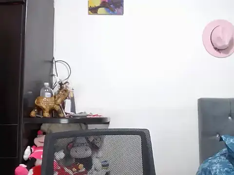 Snapshot of Chantal_hott chatting on March 2025 09:27:01 PM Chantal hott online show from March 2025 09:27:01 PM