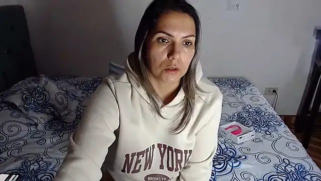 Snapshot of Chantal_hott chatting on July 2026 07:30:01 PM Chantal hott online show from July 2026 07:30:01 PM