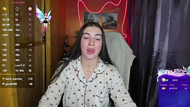 Fiery Brunette  online show from December 2024 03:22:02 PM