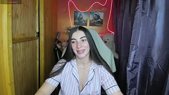 Fiery Brunette  online show from January 2025 05:21:01 PM