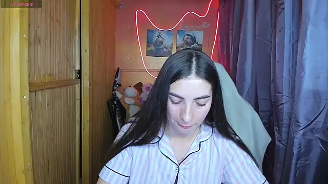 Fiery Brunette  online show from February 2025 12:49:02 PM