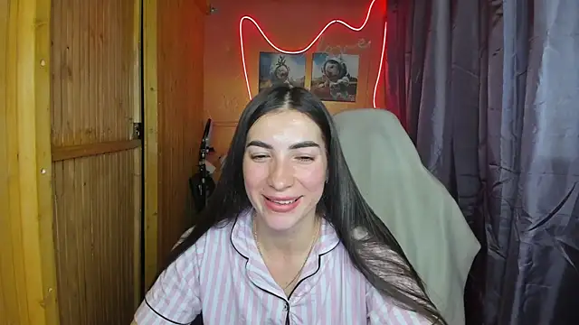 Fiery Brunette  online show from February 2025 09:17:02 AM