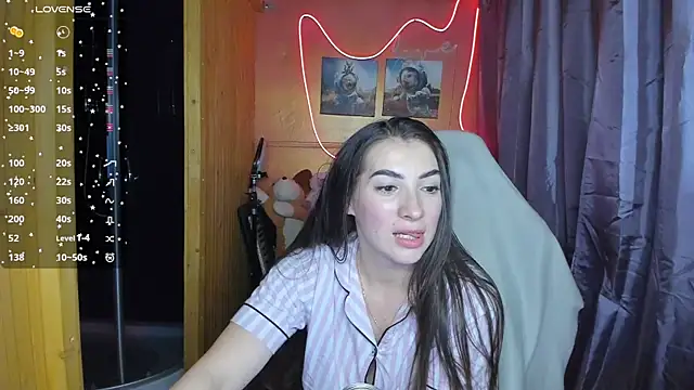 Fiery Brunette  online show from March 2025 11:44:02 AM