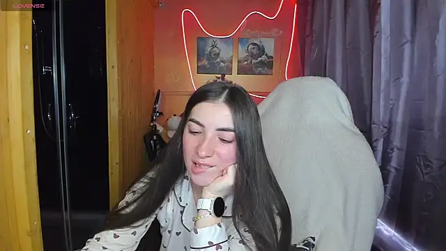 Fiery Brunette  online show from March 2025 08:30:01 AM