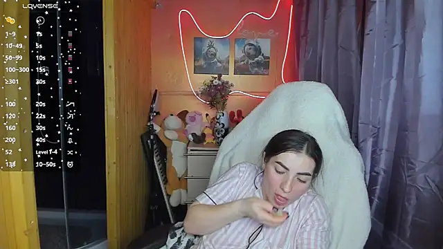 Fiery Brunette  online show from March 2025 10:32:01 AM